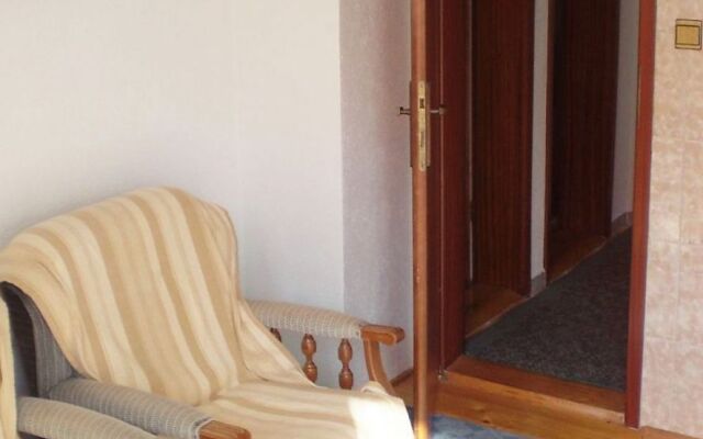 Apartment Šera - 50 m from beach: A1 Pisak, Riviera Omis