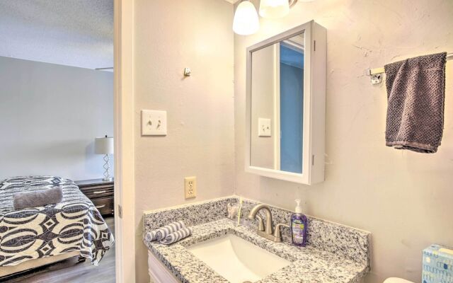 Pet-friendly Dallas Townhome w/ Outdoor Grill