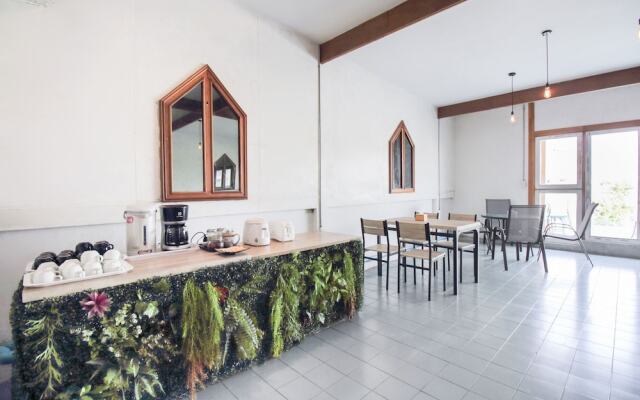 OYO 537 Na Banglampoo Hotel