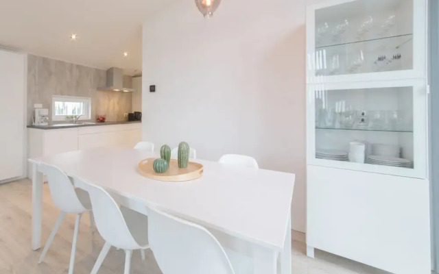 Beautiful Chalet With Unobstructed View in Zeeland