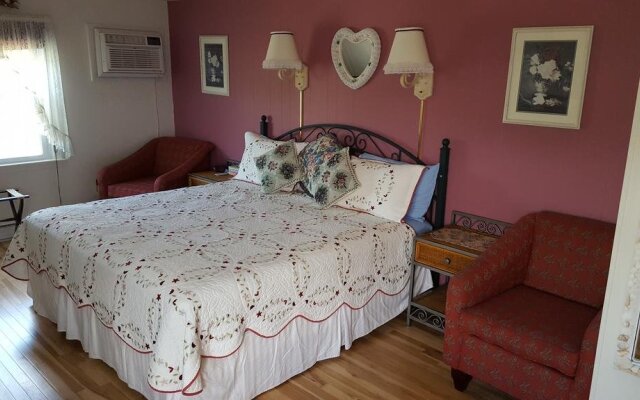 A Cape Cod Ocean Manor Inn