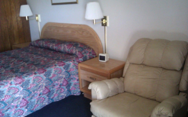 DJ Main Street View Inn & Suites