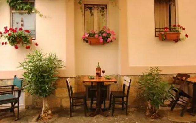 Bozcaada Biz Hotel