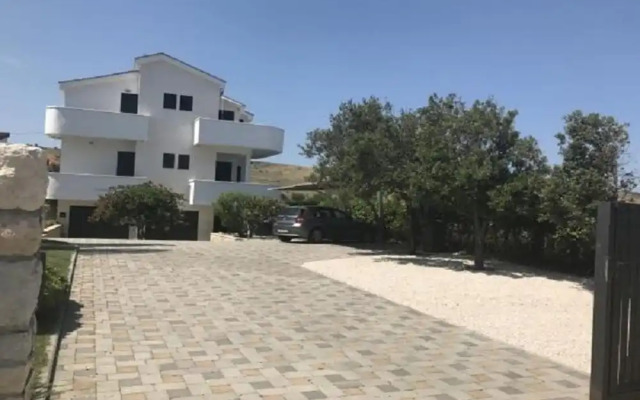 Blue Skies - 30 m From the sea - A2