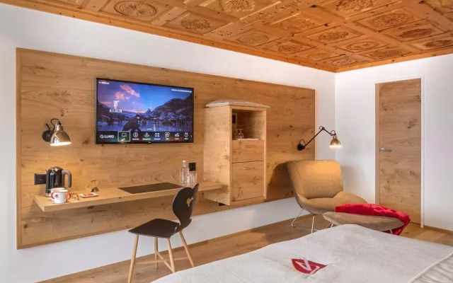 Swiss Alpine Hotel Allalin