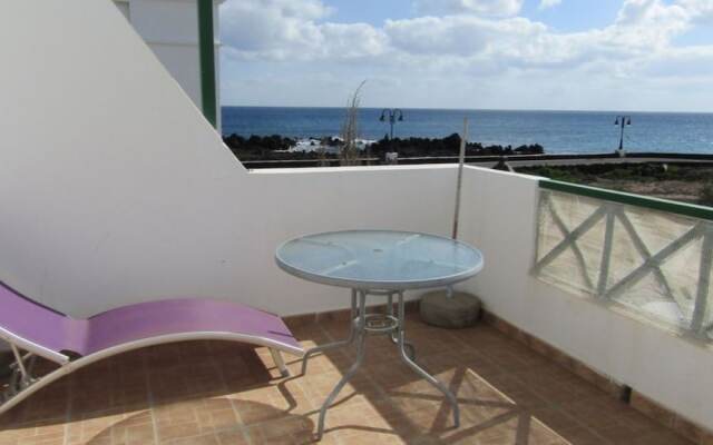 Lanzarote 102515 2 Bedroom Apartment By Mo Rentals