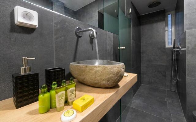 Stylish Koukaki Apartment by Cloudkeys