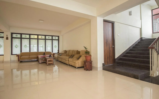 Taktse Continental by OYO Rooms