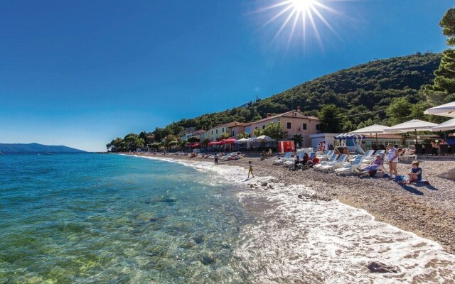 Amazing Home in Lovran With 2 Bedrooms and Wifi