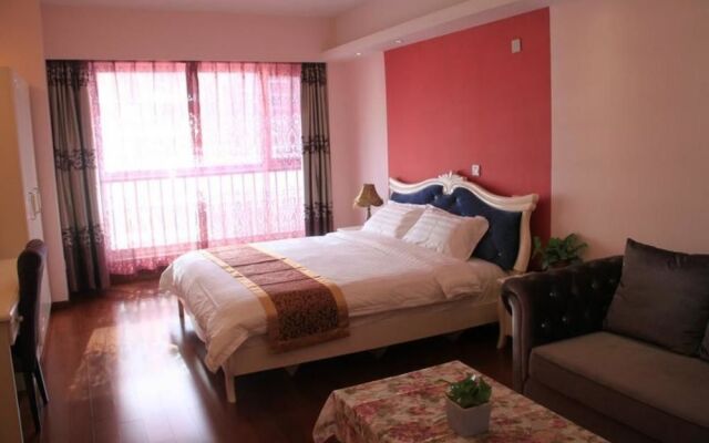 Happy Holiday Boutique Apartment