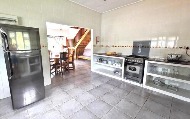 CHEZ MARVA Grande Villa COCO 3 à 12 personnes