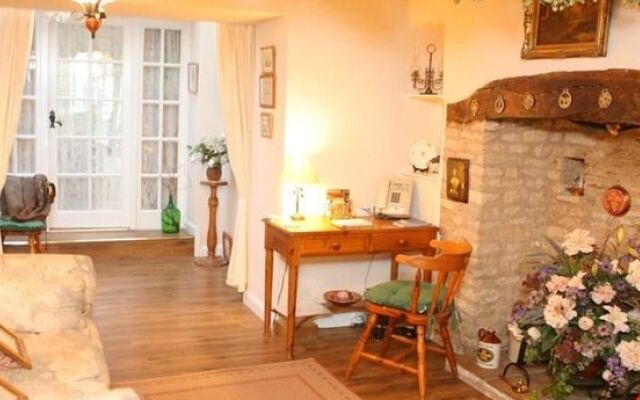 Cross Keys Cottage - Guest house