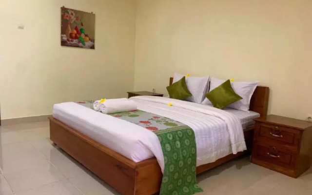 Green orry inn cafe & cottages – Guest Rooms – Tetebatu