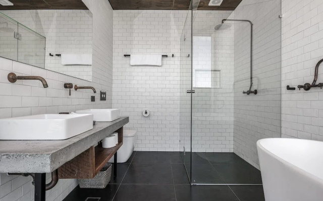 Your Luxury Escape - Beach Box – Bathroom – Byron Bay