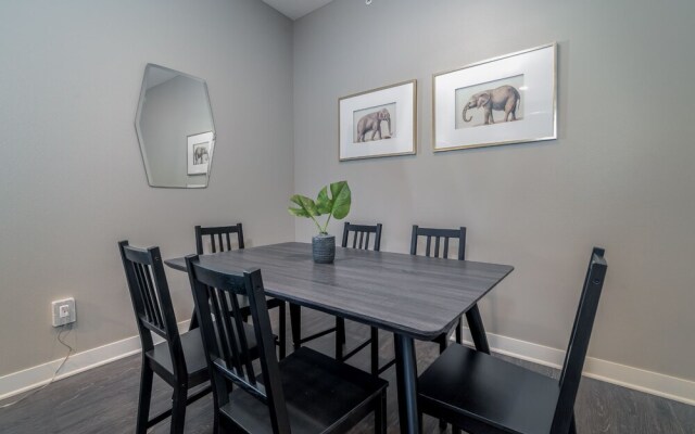 Des Moines Classy 2BD 2BA Downtown Apartment