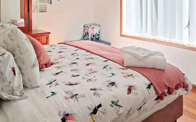 Sun, Beach, Shops, Wifi, Netflix