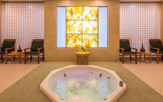 Swissotel Al Murooj Dubai Hotel