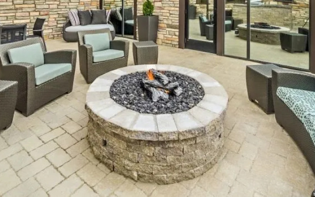 Residence Inn by Marriott Akron South / Green