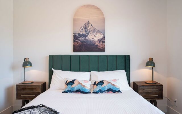 Slopes and Green by Revelstoke Vacations