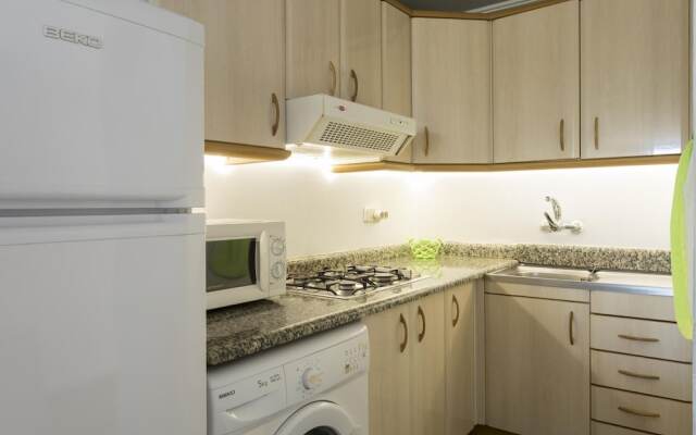 Simplistic Apartment in La Pineda near Sea