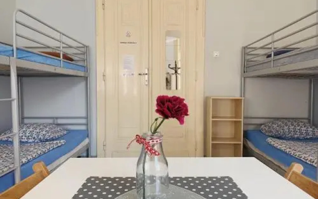 Aleje 28 Hostel
