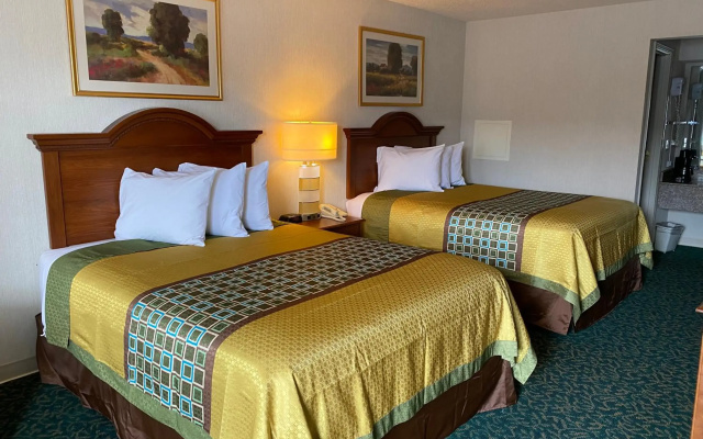 Harrisonville Inn & Suites