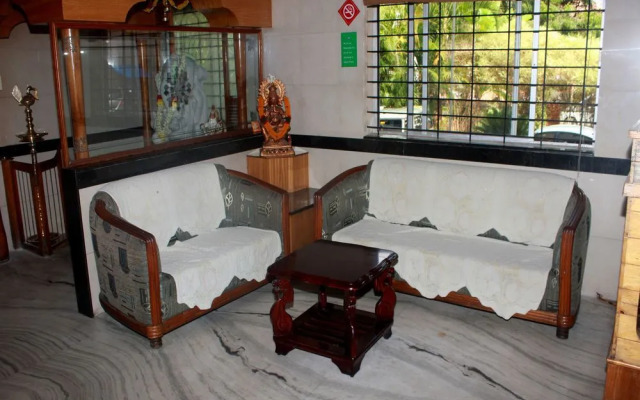 Oyo 2410 Near Railway Station