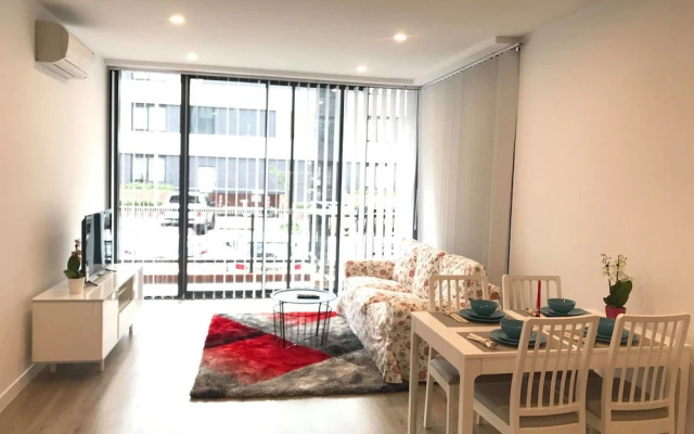 NEW 2bed2bath Walk to Penrith Station Npe081