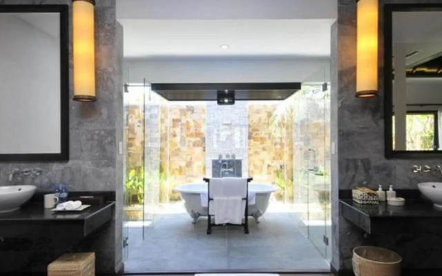Lapochine Beach Resort (Formerly Ana Mandara Hue)