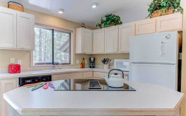 Diamond Peak Lane 20