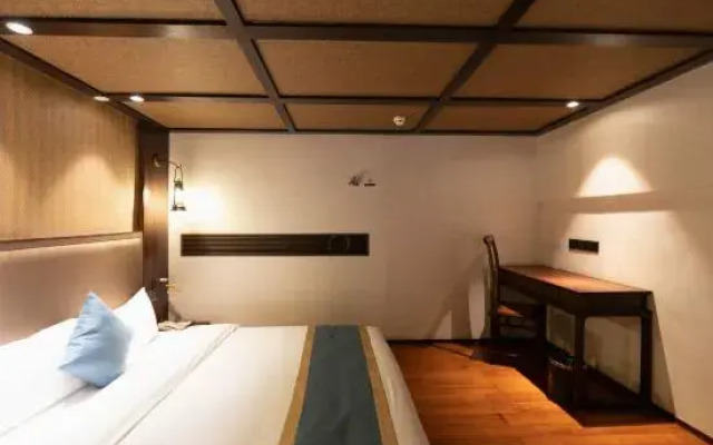 Qingqin Hotel