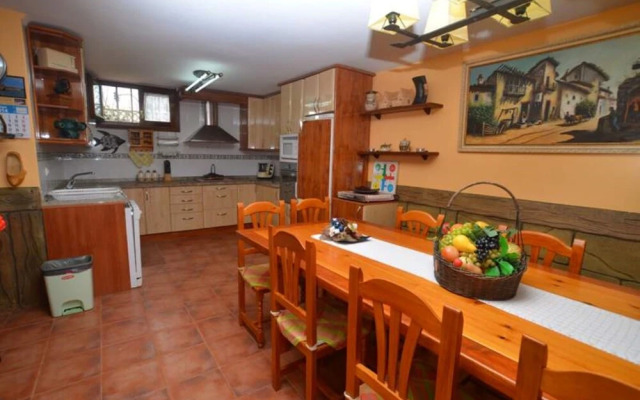 House - 4 Bedrooms - 107743