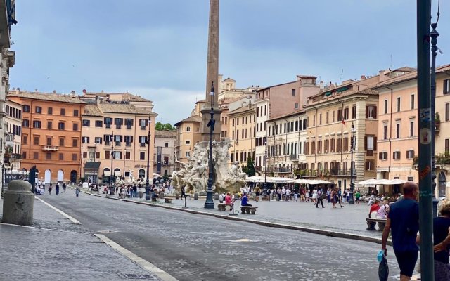 A Prince in Rome Elegant Navona Terrace Apartment