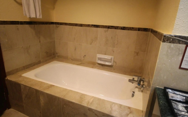 Grand Riverview Hotel