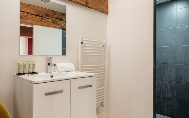 Honorê - Hôtel Pour Nomades Rêveurs - 4 Vaubecour