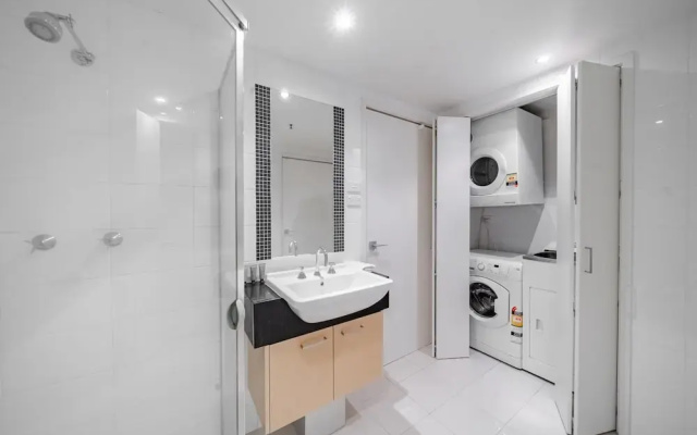 Stylish 1-bed Flat With Pool, BBQ & Sauna Access
