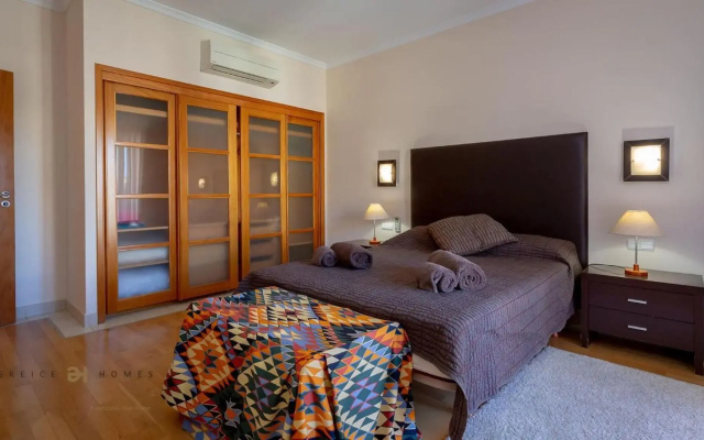 Greice Homes-Luxury 2 bed en-suite south facing & Golf view