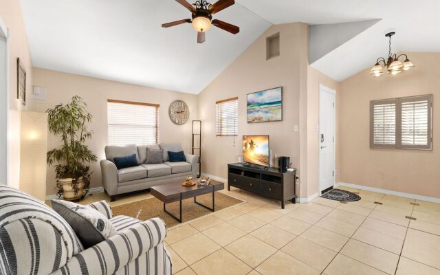 Beachy Bungalow by Vtrips