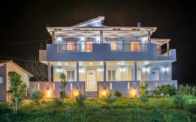 Tesys Studios & Apartments