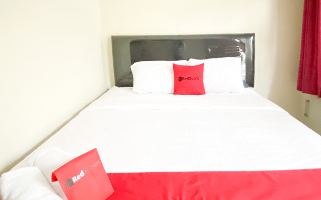 RedDoorz @ Simpang Borobudur