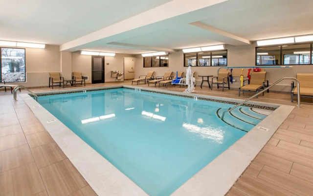 Country Inn & Suites by Radisson, Grandville-Grand Rapids West, MI
