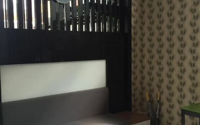 OYO Flagship 90726 The Regia Cihampelas Hotel Band