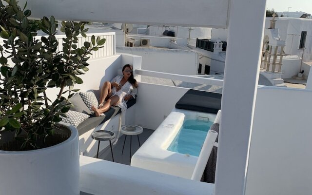 Roofs of Chora, Townhouse with Rooftop Pool - Adults Only