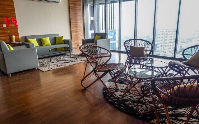 Exclusive L'Avenue Apartment