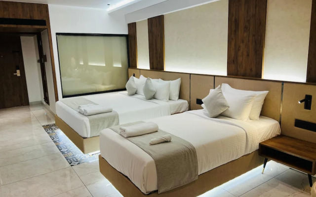 Royal Plaza Inn by RAK Rooms