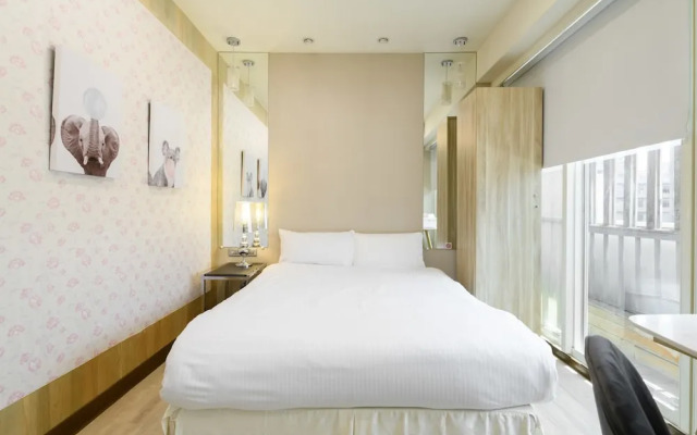 Amy Songjiang MRT Service Apartment