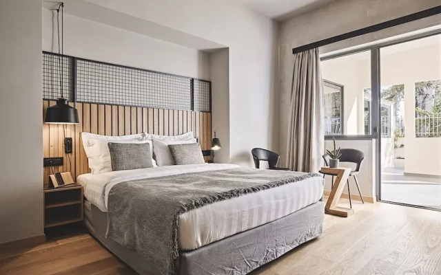 Cama Luxury Suites