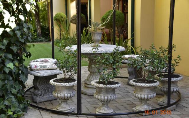 Lamor Guest House