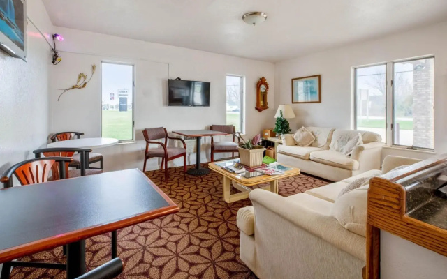 Brass Bell Inn and Suites