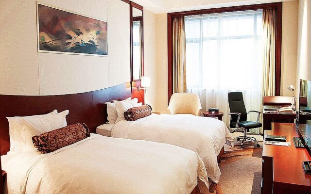 Longqi Jianguo Hotel